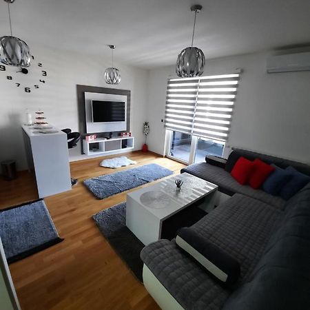 Apartman Bulevar Sarajevo - Free Parking Exterior foto