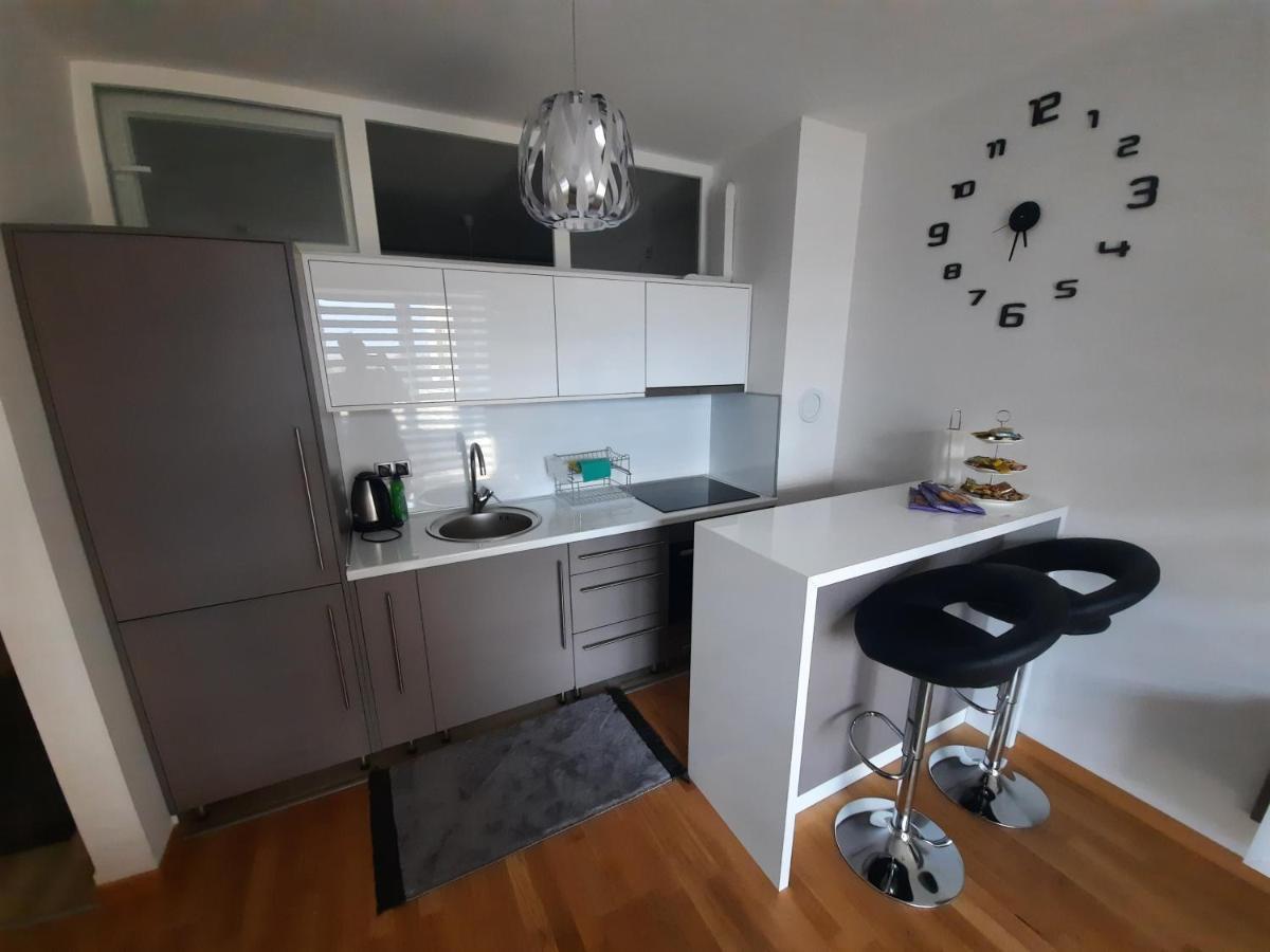 Apartman Bulevar Sarajevo - Free Parking Exterior foto