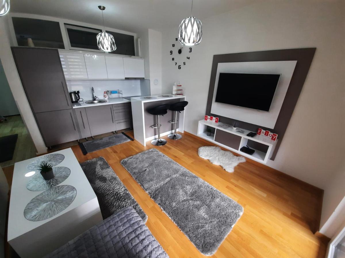 Apartman Bulevar Sarajevo - Free Parking Exterior foto